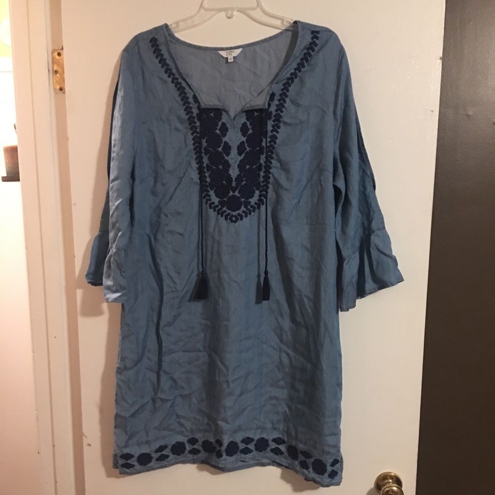 Crown and Ivy dress